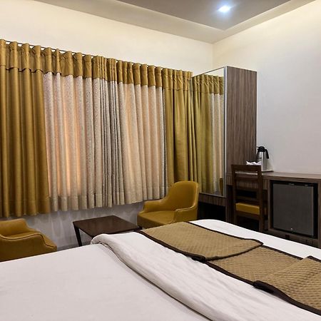 אחמדאבאד Hotel Kabir מראה חיצוני תמונה