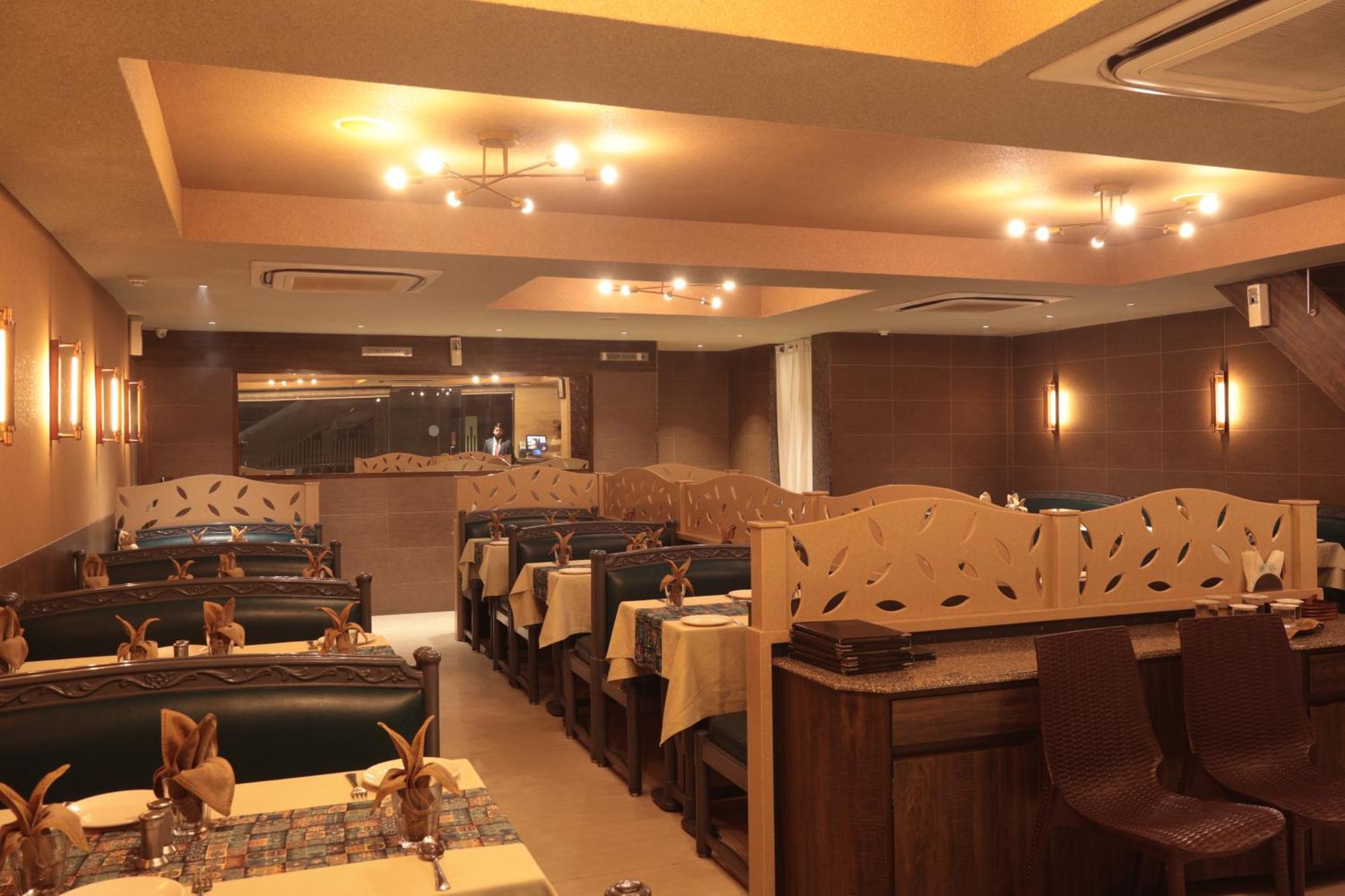 אחמדאבאד Hotel Kabir מראה חיצוני תמונה