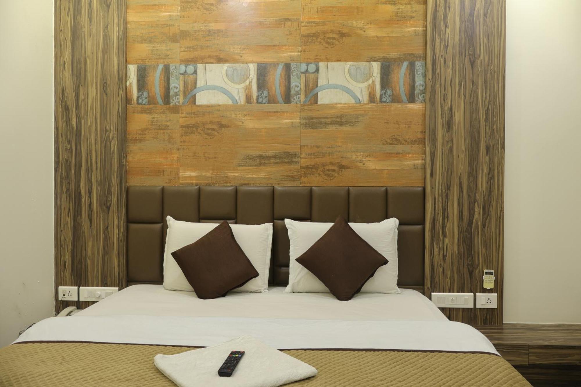 אחמדאבאד Hotel Kabir מראה חיצוני תמונה