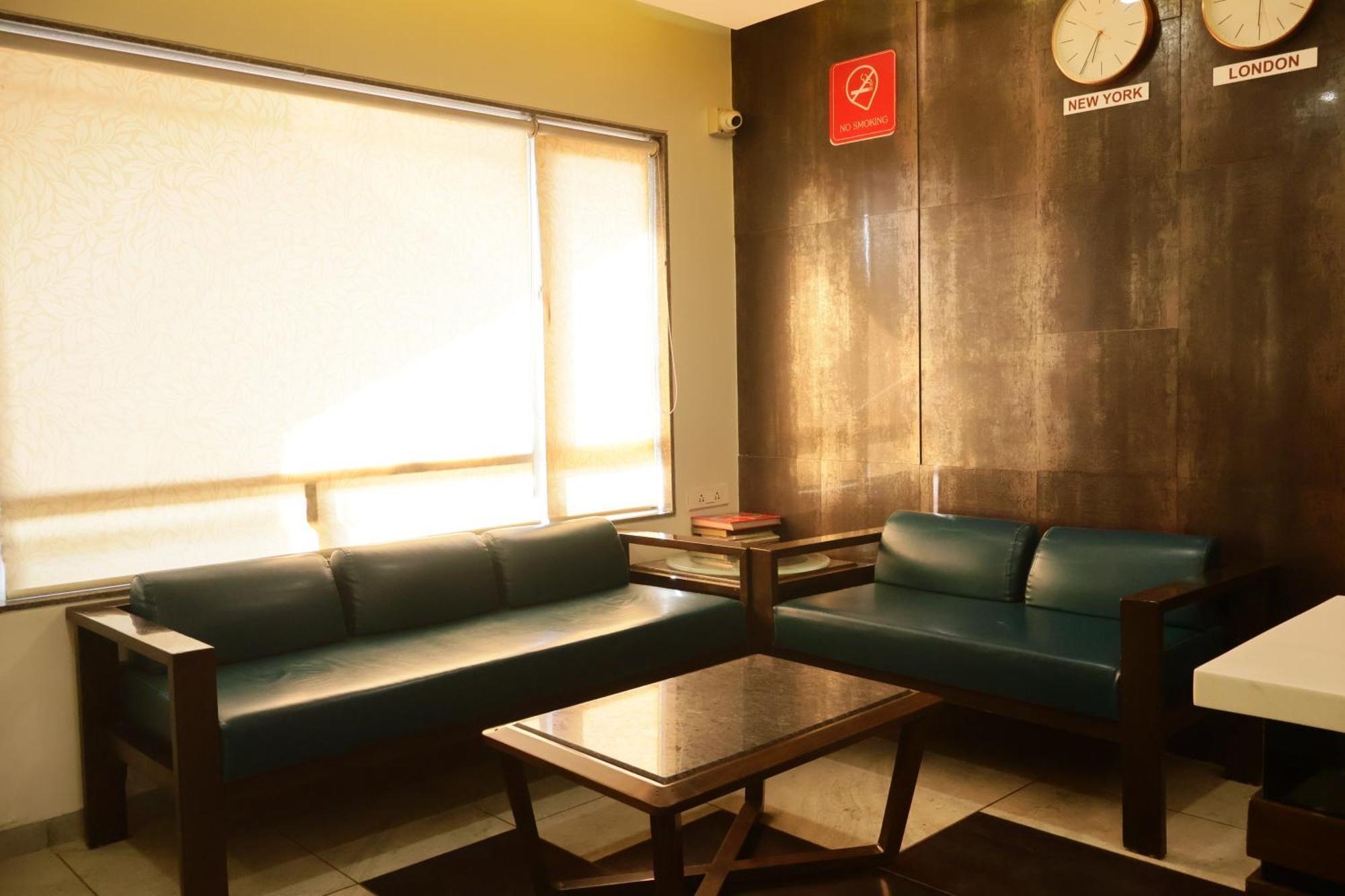 אחמדאבאד Hotel Kabir מראה חיצוני תמונה