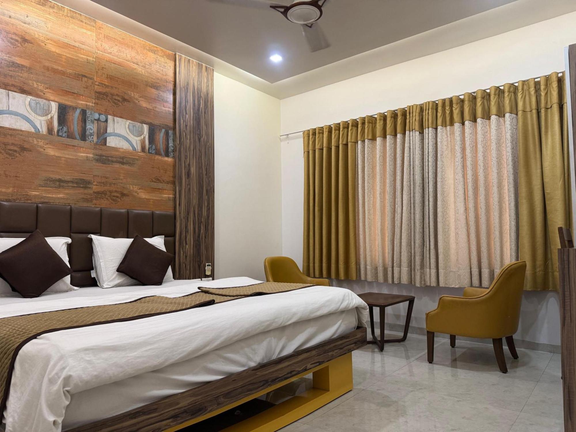 אחמדאבאד Hotel Kabir מראה חיצוני תמונה