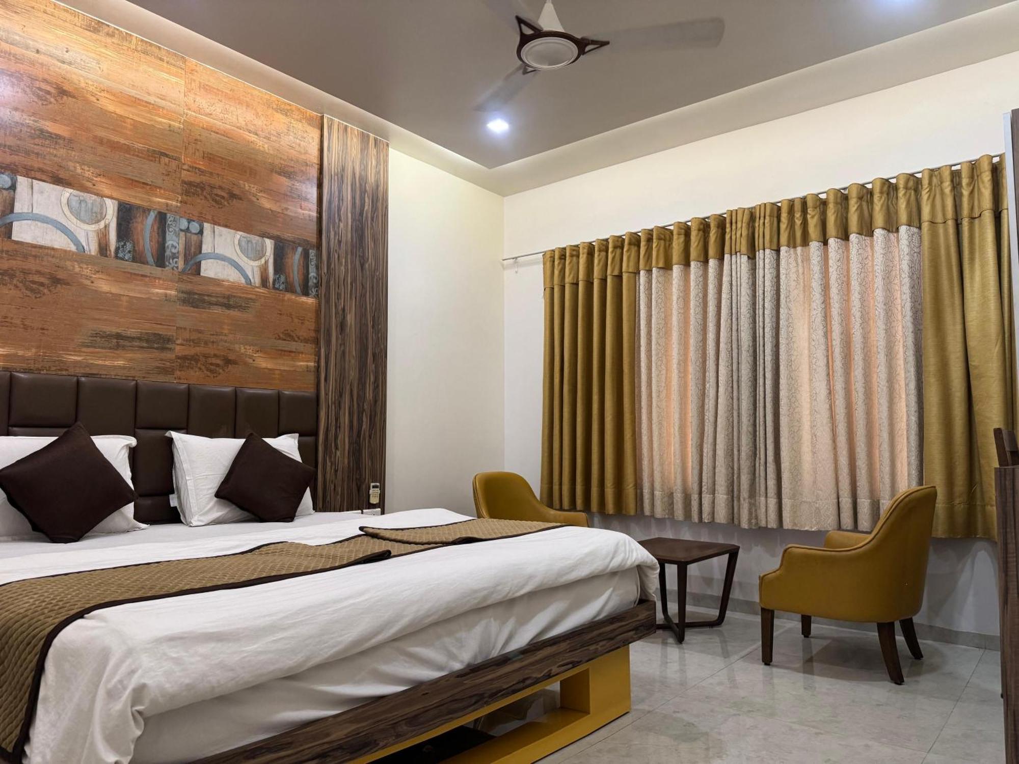 אחמדאבאד Hotel Kabir מראה חיצוני תמונה