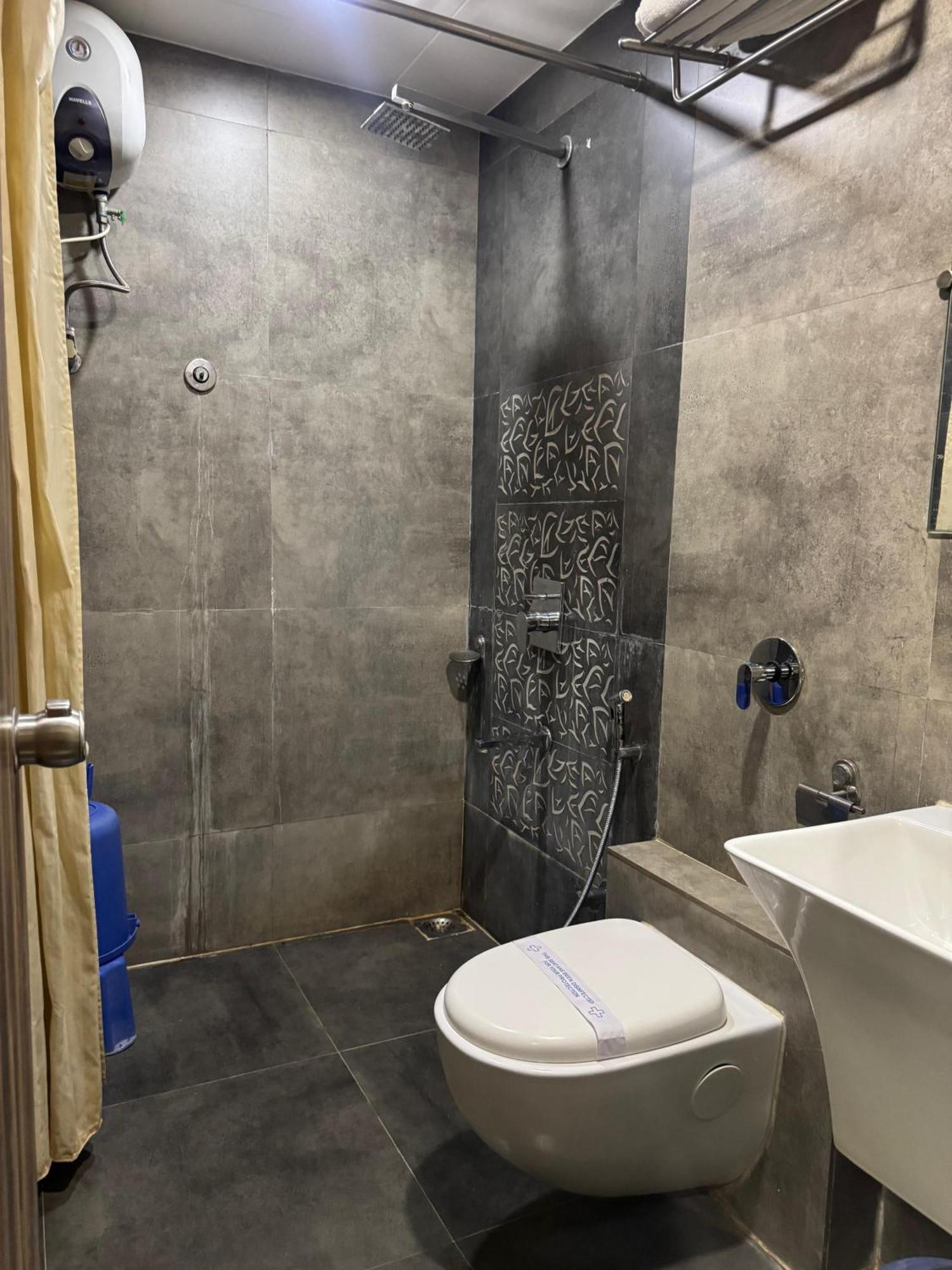 אחמדאבאד Hotel Kabir מראה חיצוני תמונה