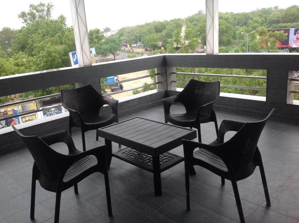 אחמדאבאד Hotel Kabir מראה חיצוני תמונה