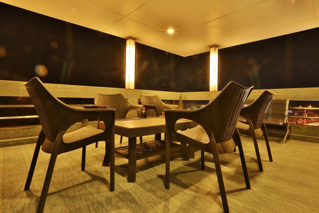 אחמדאבאד Hotel Kabir מראה חיצוני תמונה